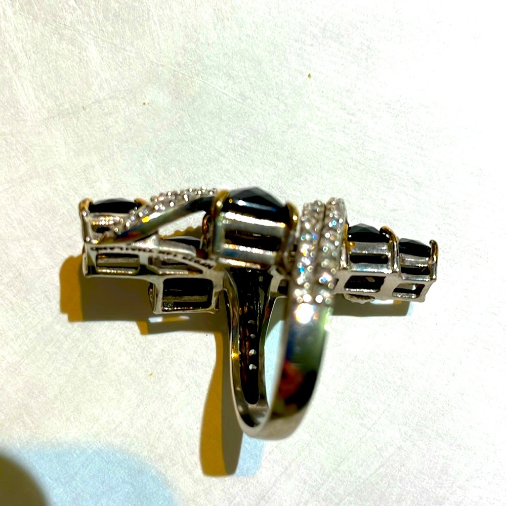 Vintage silver and black gem statement ring - Picture 4 of 5